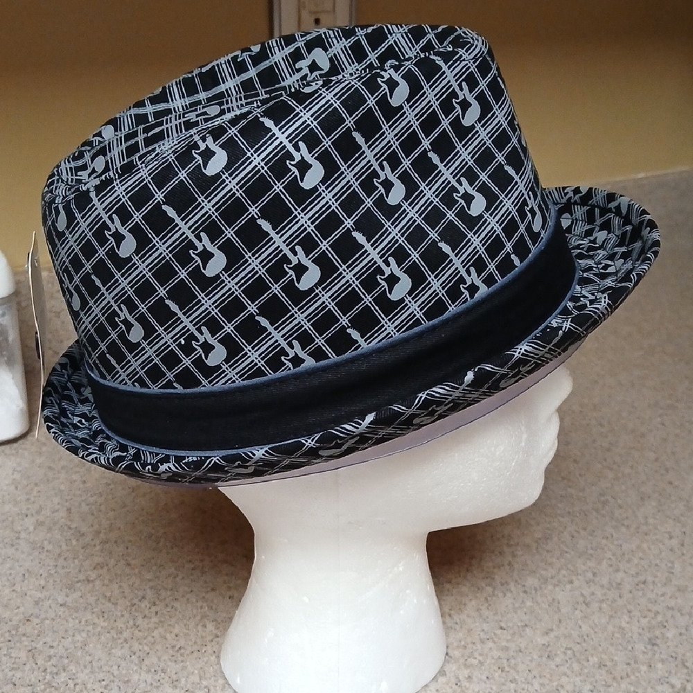 NWT! Fender Black and Gray Guitar Pattern Hat - Picture 4 of 8
